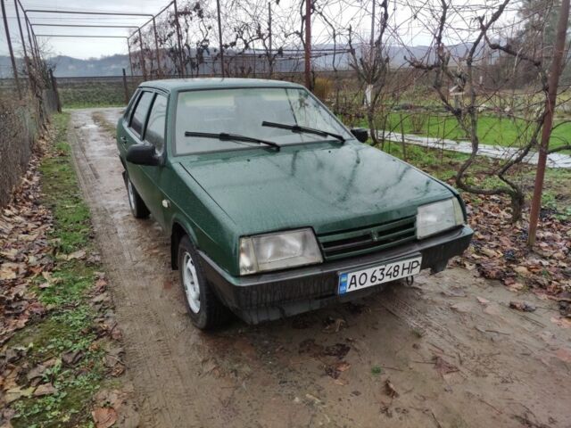 Зелений ВАЗ 21099, об'ємом двигуна 1.6 л та пробігом 450 тис. км за 1000 $, фото 1 на Automoto.ua