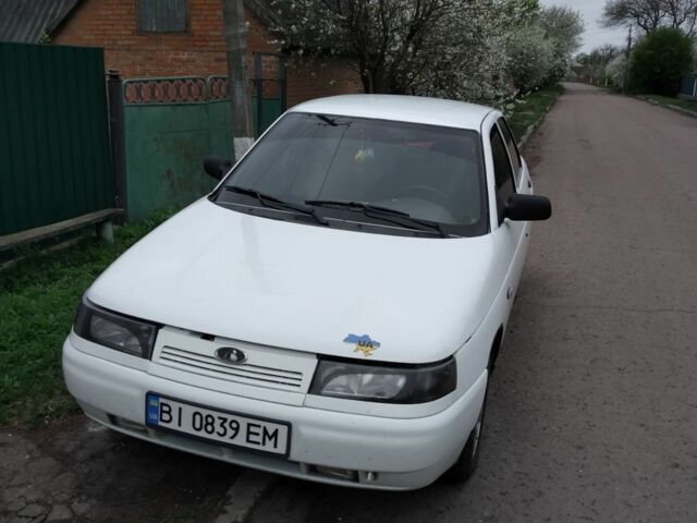 Білий ВАЗ 2110, об'ємом двигуна 1 л та пробігом 200 тис. км за 2800 $, фото 1 на Automoto.ua