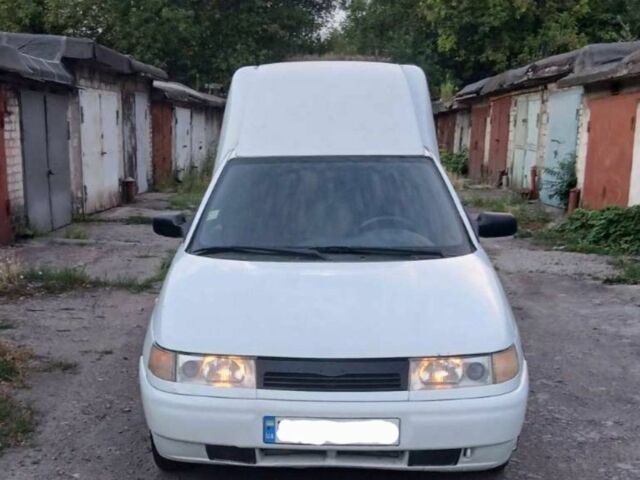Белый ВАЗ 2110, объемом двигателя 2 л и пробегом 151 тыс. км за 1800 $, фото 1 на Automoto.ua
