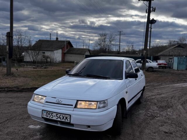 Белый ВАЗ 2110, объемом двигателя 1.5 л и пробегом 210 тыс. км за 1250 $, фото 1 на Automoto.ua