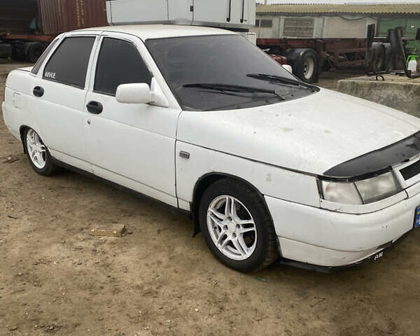 Белый ВАЗ 2110, объемом двигателя 1.5 л и пробегом 200 тыс. км за 750 $, фото 1 на Automoto.ua