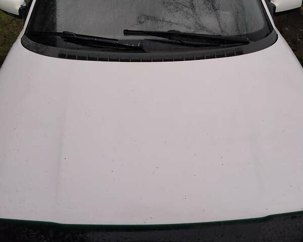 Белый ВАЗ 2110, объемом двигателя 1.5 л и пробегом 285 тыс. км за 1599 $, фото 1 на Automoto.ua