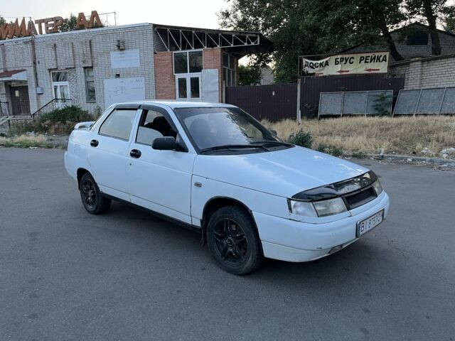 Белый ВАЗ 2110, объемом двигателя 1.5 л и пробегом 200 тыс. км за 900 $, фото 1 на Automoto.ua