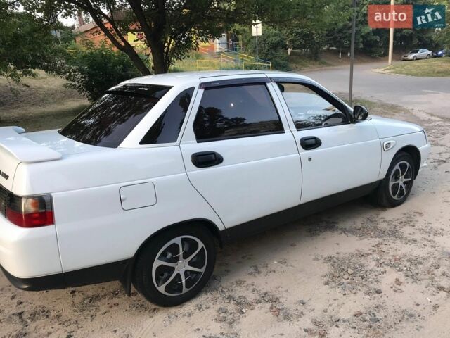 Белый ВАЗ 2110, объемом двигателя 1.5 л и пробегом 78 тыс. км за 2400 $, фото 1 на Automoto.ua