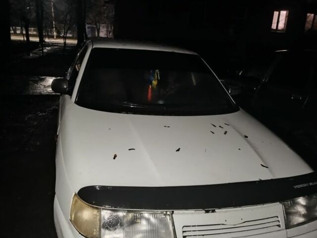 Белый ВАЗ 2110, объемом двигателя 10 л и пробегом 804 тыс. км за 2200 $, фото 1 на Automoto.ua