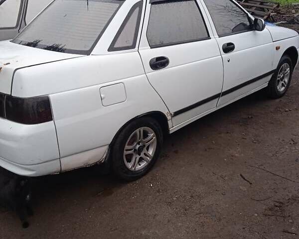 Белый ВАЗ 2110, объемом двигателя 1.5 л и пробегом 200 тыс. км за 1396 $, фото 1 на Automoto.ua