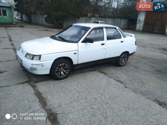Белый ВАЗ 2110, объемом двигателя 1.5 л и пробегом 250 тыс. км за 2500 $, фото 1 на Automoto.ua