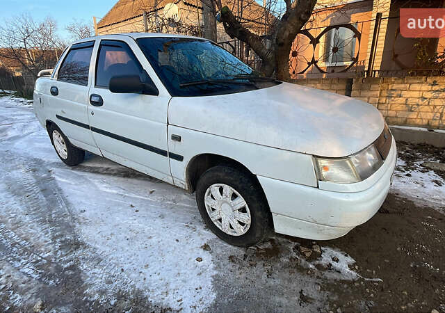 Белый ВАЗ 2110, объемом двигателя 1.5 л и пробегом 433 тыс. км за 1900 $, фото 1 на Automoto.ua