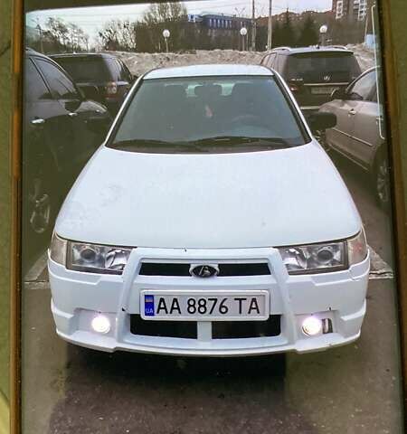 Белый ВАЗ 2110, объемом двигателя 1.6 л и пробегом 141 тыс. км за 2700 $, фото 1 на Automoto.ua