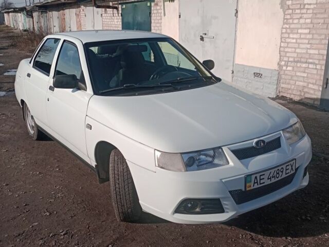 Белый ВАЗ 2110, объемом двигателя 1.6 л и пробегом 106 тыс. км за 3500 $, фото 1 на Automoto.ua