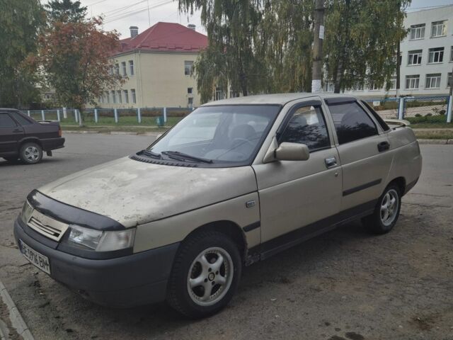 Бежевый ВАЗ 2110, объемом двигателя 1.5 л и пробегом 230 тыс. км за 800 $, фото 1 на Automoto.ua