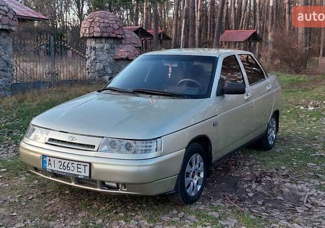 Бежевый ВАЗ 2110, объемом двигателя 1.6 л и пробегом 230 тыс. км за 2299 $, фото 1 на Automoto.ua