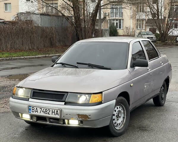 Бежевый ВАЗ 2110, объемом двигателя 1.6 л и пробегом 318 тыс. км за 1550 $, фото 1 на Automoto.ua