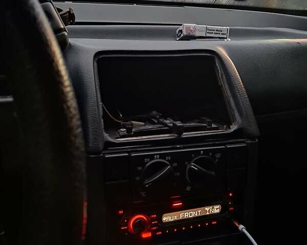 Черный ВАЗ 2110, объемом двигателя 1.6 л и пробегом 170 тыс. км за 1300 $, фото 1 на Automoto.ua