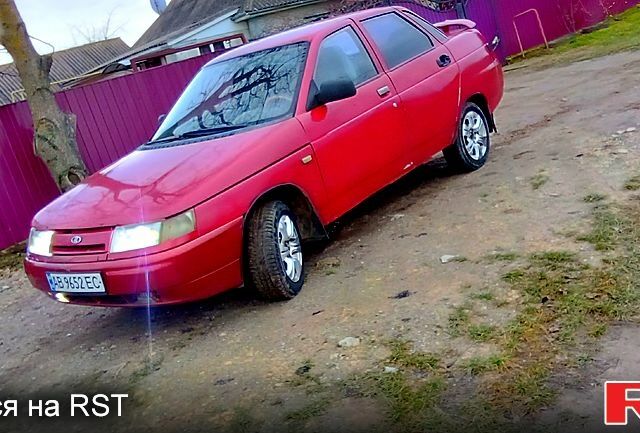 Красный ВАЗ 2110, объемом двигателя 1.6 л и пробегом 350 тыс. км за 1250 $, фото 1 на Automoto.ua