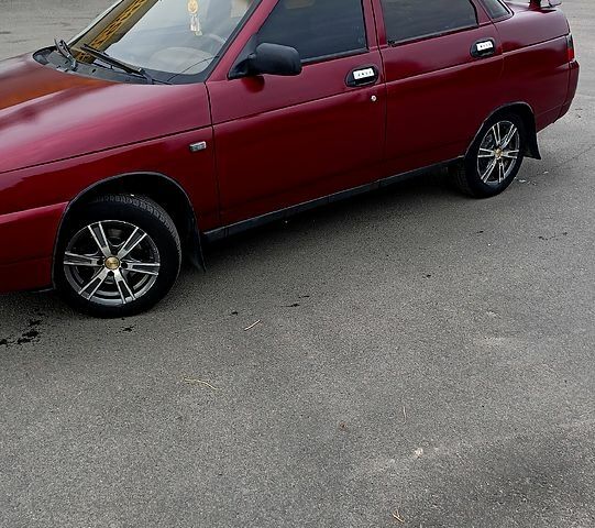 Красный ВАЗ 2110, объемом двигателя 1.5 л и пробегом 316 тыс. км за 1500 $, фото 1 на Automoto.ua