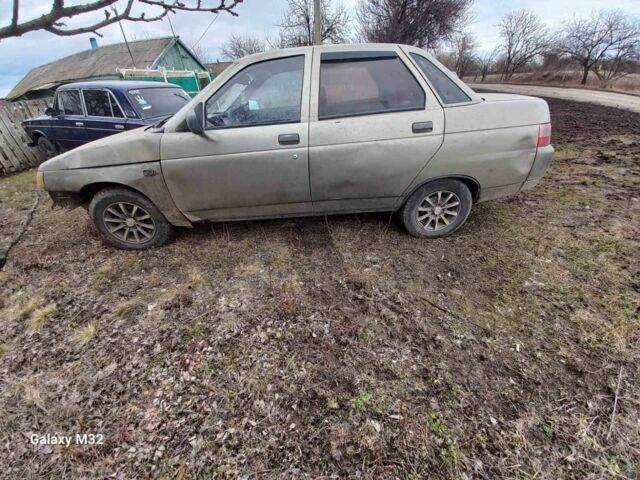 Серый ВАЗ 2110, объемом двигателя 1 л и пробегом 100 тыс. км за 685 $, фото 1 на Automoto.ua