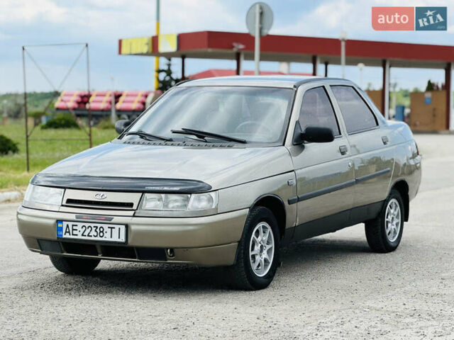 ВАЗ 2110 2000 в Новомосковске на Automoto.ua Серый ВАЗ 2110, объемом двигателя 1.5 л и пробегом 200 тыс. км за 1950 $, фото 1 на Automoto.ua