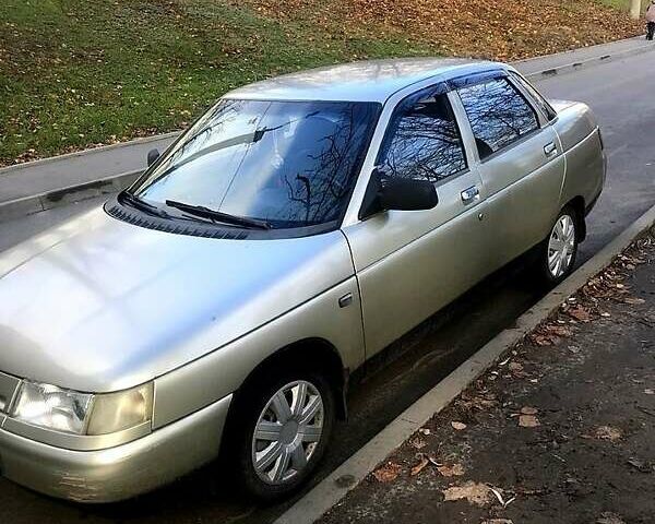 Серый ВАЗ 2110, объемом двигателя 1.5 л и пробегом 200 тыс. км за 1999 $, фото 1 на Automoto.ua