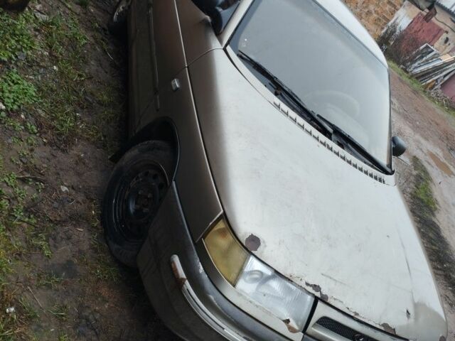 Серый ВАЗ 2110, объемом двигателя 1.5 л и пробегом 240 тыс. км за 568 $, фото 1 на Automoto.ua