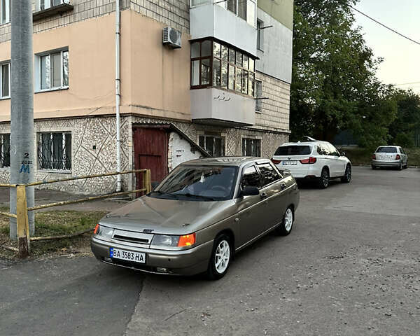 Серый ВАЗ 2110, объемом двигателя 1.6 л и пробегом 286 тыс. км за 3300 $, фото 1 на Automoto.ua