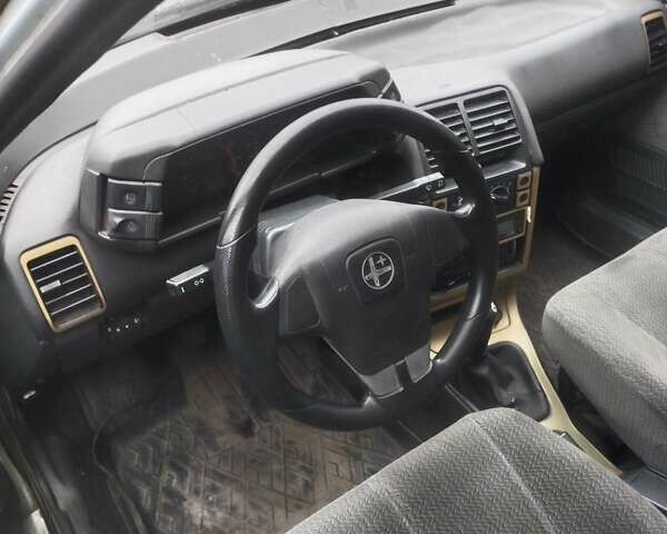 Серый ВАЗ 2110, объемом двигателя 1.5 л и пробегом 296 тыс. км за 1200 $, фото 1 на Automoto.ua