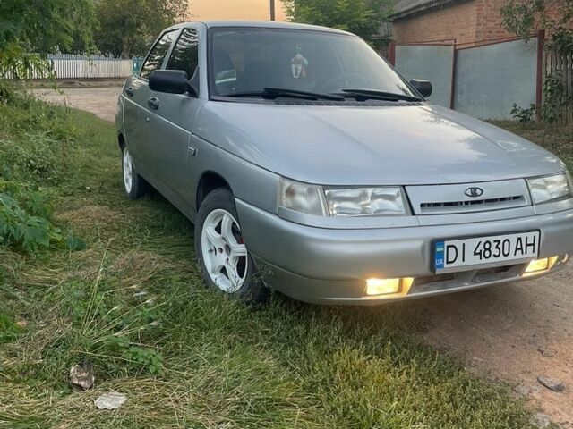 Серый ВАЗ 2110, объемом двигателя 1.5 л и пробегом 300 тыс. км за 1500 $, фото 1 на Automoto.ua