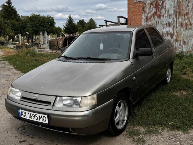 Серый ВАЗ 2110, объемом двигателя 1.5 л и пробегом 260 тыс. км за 948 $, фото 1 на Automoto.ua