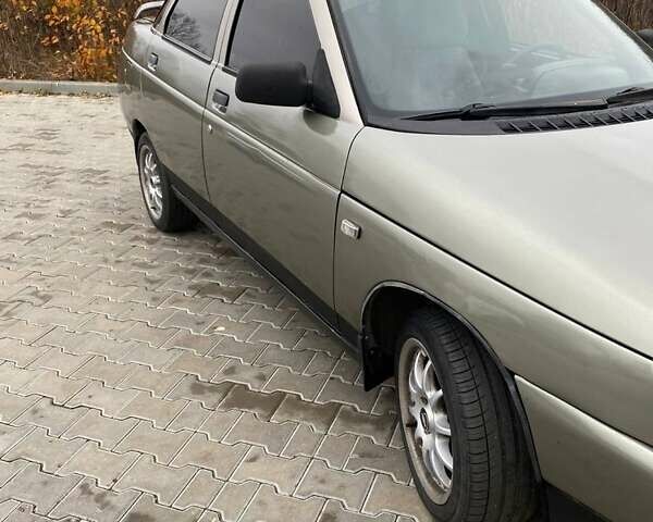 Серый ВАЗ 2110, объемом двигателя 1.5 л и пробегом 300 тыс. км за 1300 $, фото 1 на Automoto.ua