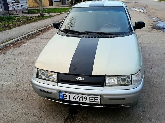 Серый ВАЗ 2110, объемом двигателя 1.5 л и пробегом 250 тыс. км за 1000 $, фото 1 на Automoto.ua