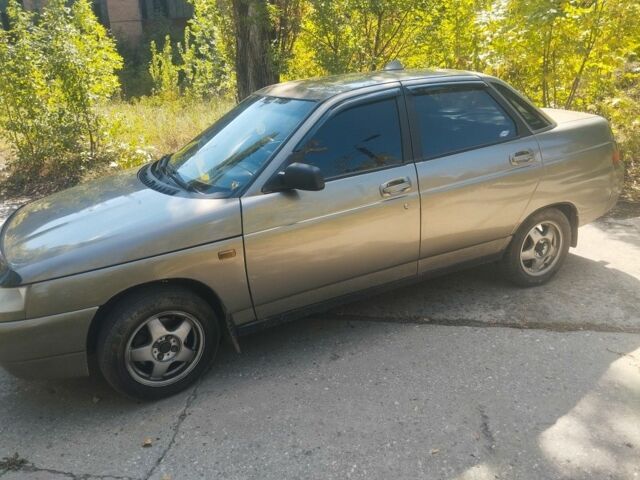 Серый ВАЗ 2110, объемом двигателя 1.5 л и пробегом 300 тыс. км за 2000 $, фото 1 на Automoto.ua