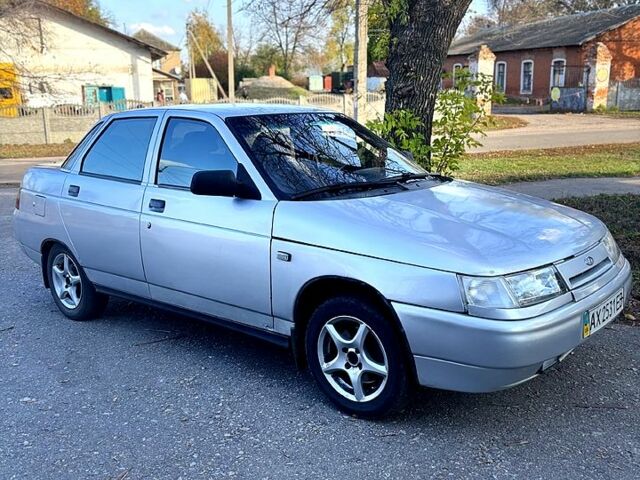 Серый ВАЗ 2110, объемом двигателя 1.5 л и пробегом 200 тыс. км за 1600 $, фото 1 на Automoto.ua