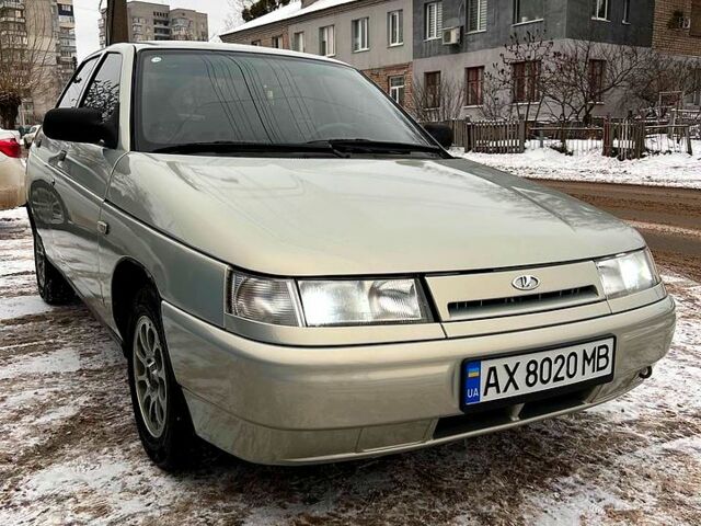 Серый ВАЗ 2110, объемом двигателя 1.5 л и пробегом 240 тыс. км за 2400 $, фото 1 на Automoto.ua