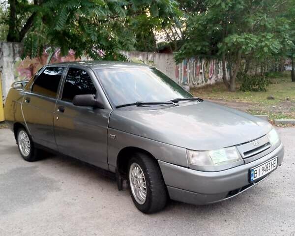 Серый ВАЗ 2110, объемом двигателя 1.5 л и пробегом 205 тыс. км за 1900 $, фото 1 на Automoto.ua