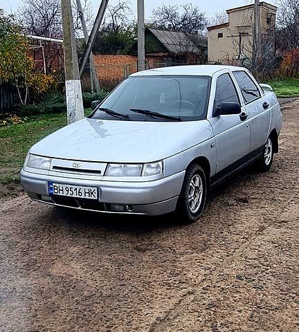 Серый ВАЗ 2110, объемом двигателя 1.5 л и пробегом 230 тыс. км за 1350 $, фото 1 на Automoto.ua