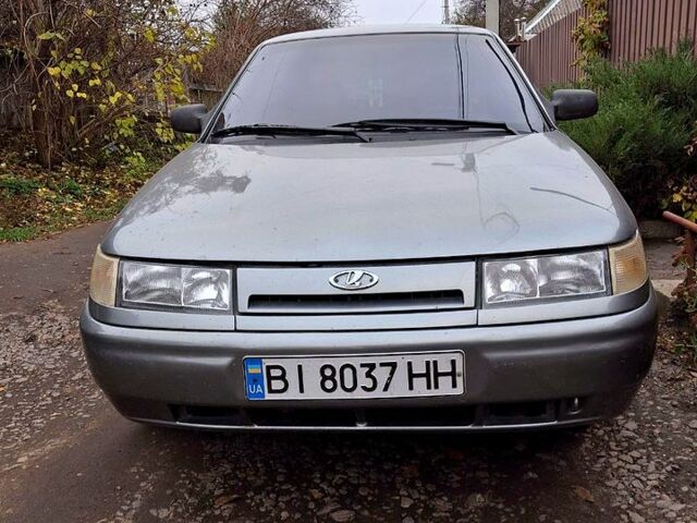 Серый ВАЗ 2110, объемом двигателя 1.6 л и пробегом 180 тыс. км за 2000 $, фото 1 на Automoto.ua