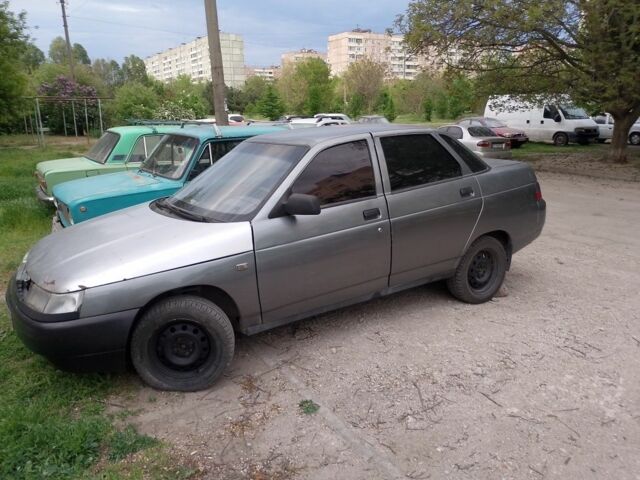 Серый ВАЗ 2110, объемом двигателя 1.6 л и пробегом 220 тыс. км за 800 $, фото 1 на Automoto.ua