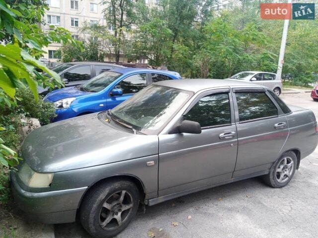 Серый ВАЗ 2110, объемом двигателя 1.6 л и пробегом 200 тыс. км за 1500 $, фото 1 на Automoto.ua