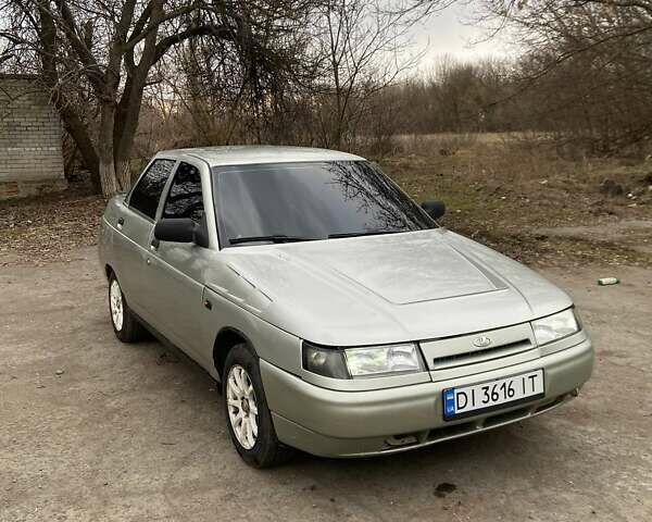 Серый ВАЗ 2110, объемом двигателя 1.6 л и пробегом 200 тыс. км за 2000 $, фото 1 на Automoto.ua