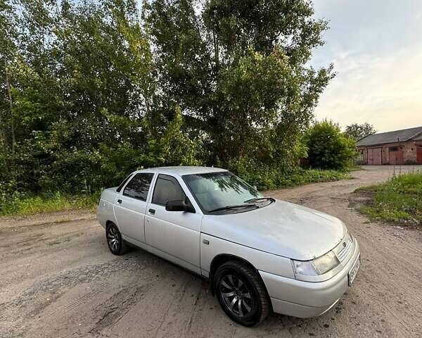 Серый ВАЗ 2110, объемом двигателя 1.6 л и пробегом 205 тыс. км за 2300 $, фото 1 на Automoto.ua