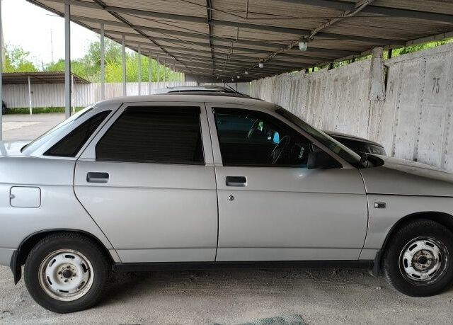 Серый ВАЗ 2110, объемом двигателя 1.6 л и пробегом 72 тыс. км за 3200 $, фото 1 на Automoto.ua