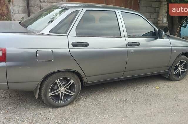 Сірий ВАЗ 2110, об'ємом двигуна 1.6 л та пробігом 300 тис. км за 2400 $, фото 1 на Automoto.ua