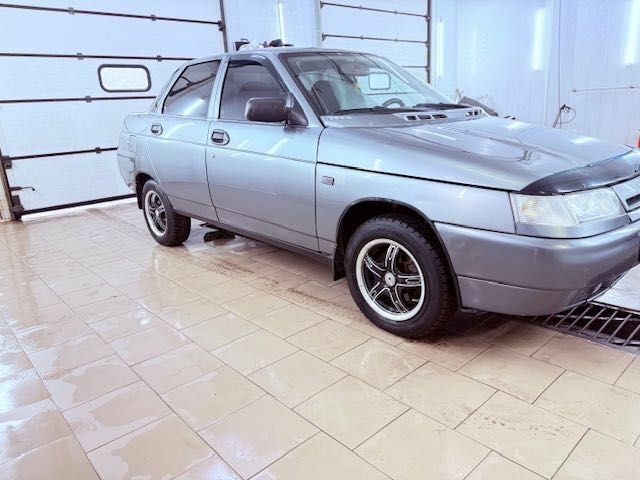 Серый ВАЗ 2110, объемом двигателя 1.6 л и пробегом 181 тыс. км за 1907 $, фото 1 на Automoto.ua