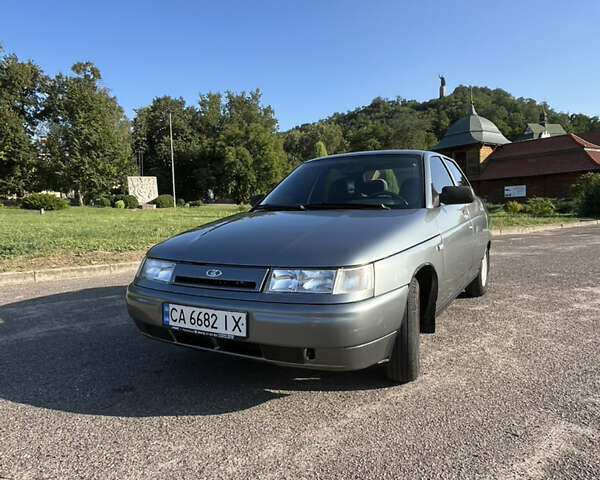 Серый ВАЗ 2110, объемом двигателя 1.6 л и пробегом 83 тыс. км за 3600 $, фото 1 на Automoto.ua