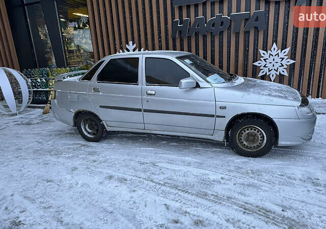 Серый ВАЗ 2110, объемом двигателя 1.6 л и пробегом 180 тыс. км за 2000 $, фото 1 на Automoto.ua