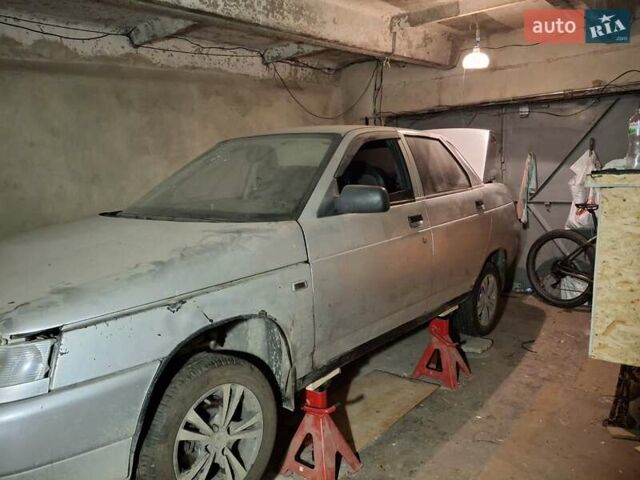 Серый ВАЗ 2110, объемом двигателя 1.6 л и пробегом 250 тыс. км за 2000 $, фото 1 на Automoto.ua