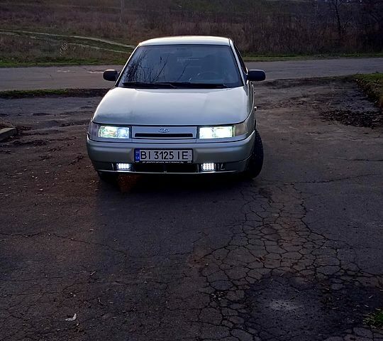 Серый ВАЗ 2110, объемом двигателя 1.6 л и пробегом 213 тыс. км за 2700 $, фото 1 на Automoto.ua
