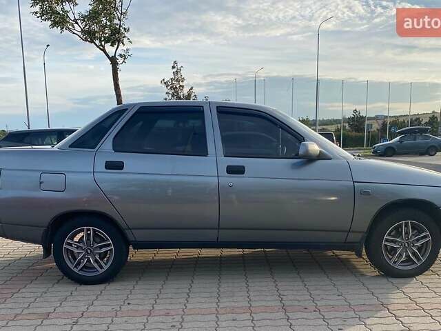 Серый ВАЗ 2110, объемом двигателя 1.6 л и пробегом 160 тыс. км за 3000 $, фото 1 на Automoto.ua