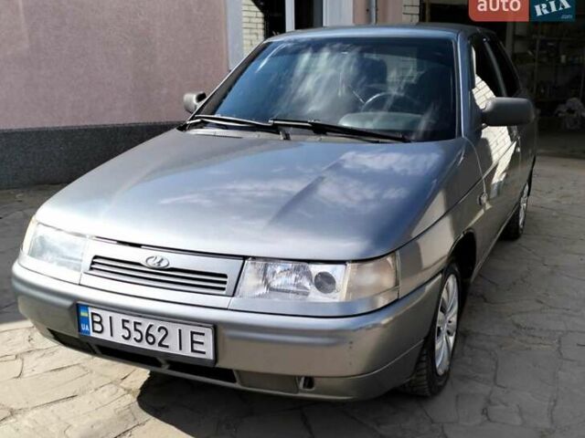 Серый ВАЗ 2110, объемом двигателя 1.6 л и пробегом 208 тыс. км за 2600 $, фото 1 на Automoto.ua