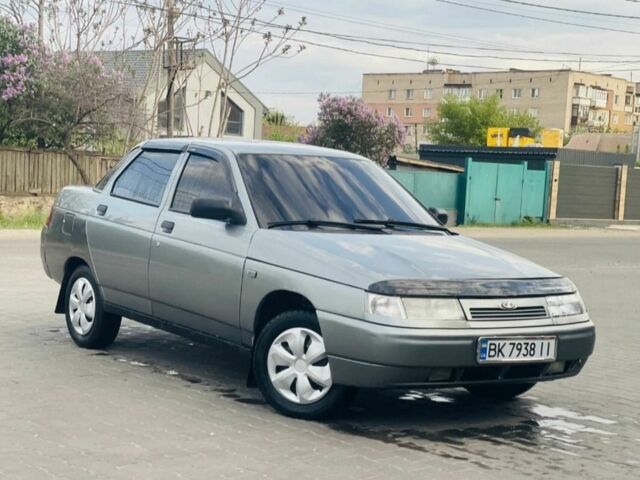 Серый ВАЗ 2110, объемом двигателя 1.6 л и пробегом 250 тыс. км за 1700 $, фото 1 на Automoto.ua